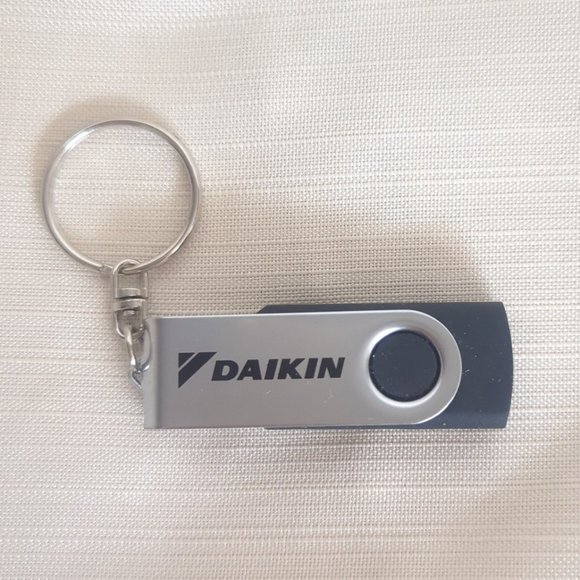Daikin 16GB Twist USB Flash Drive with Key Chain - Picture 2 of 4